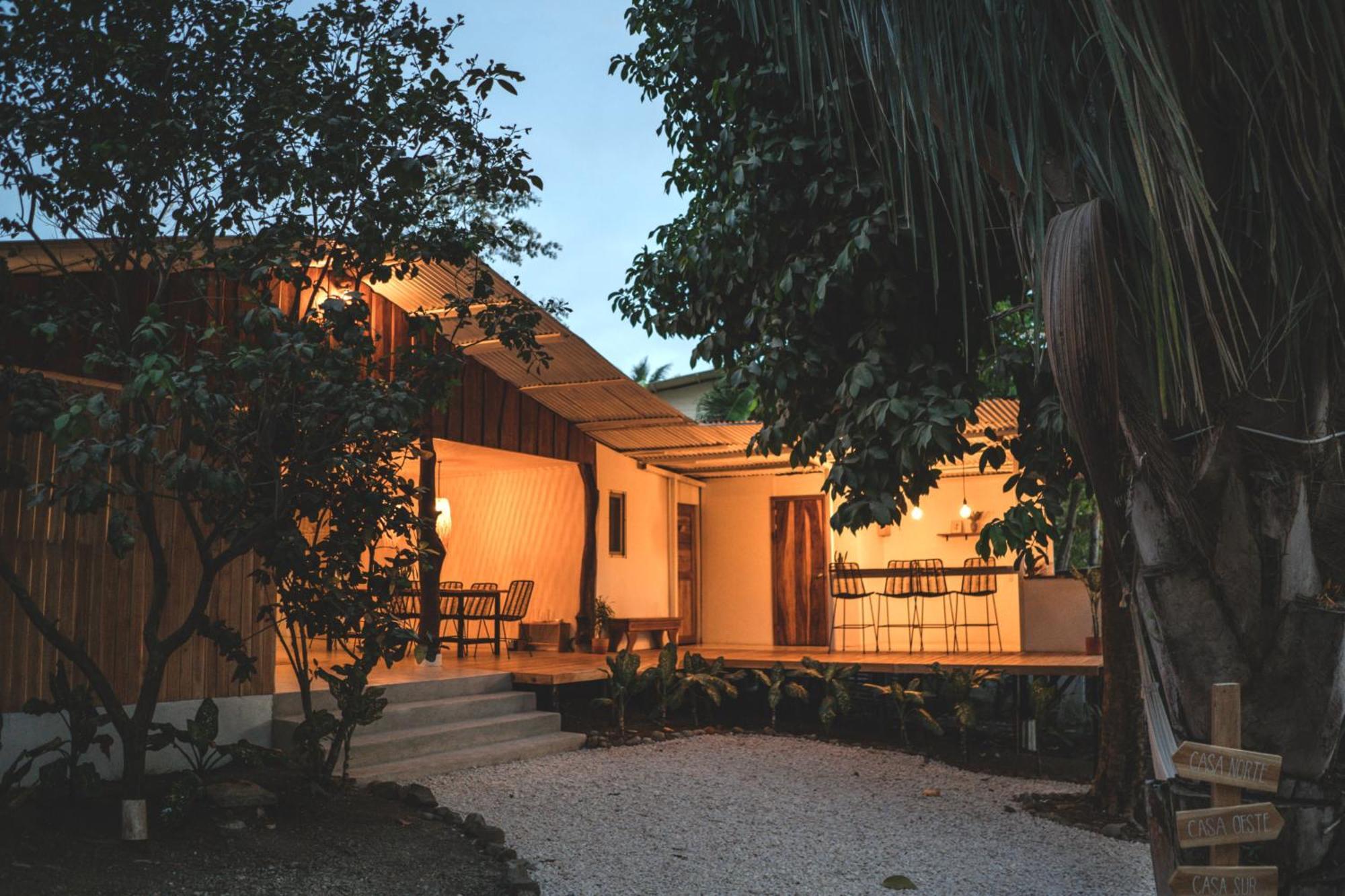 Cuatro Vientos Lodge & Apartments - Mal Pais, Costa Rica Playa Santa Teresa  Exterior photo