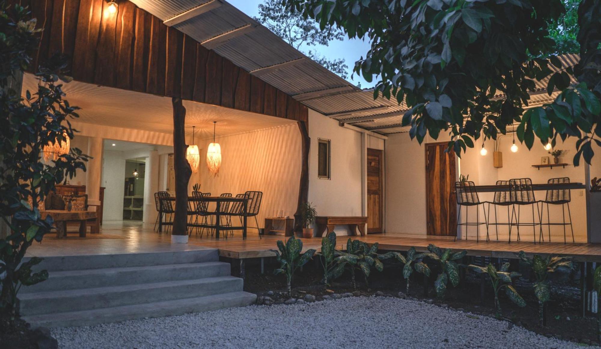 Cuatro Vientos Lodge & Apartments - Mal Pais, Costa Rica Playa Santa Teresa  Exterior photo